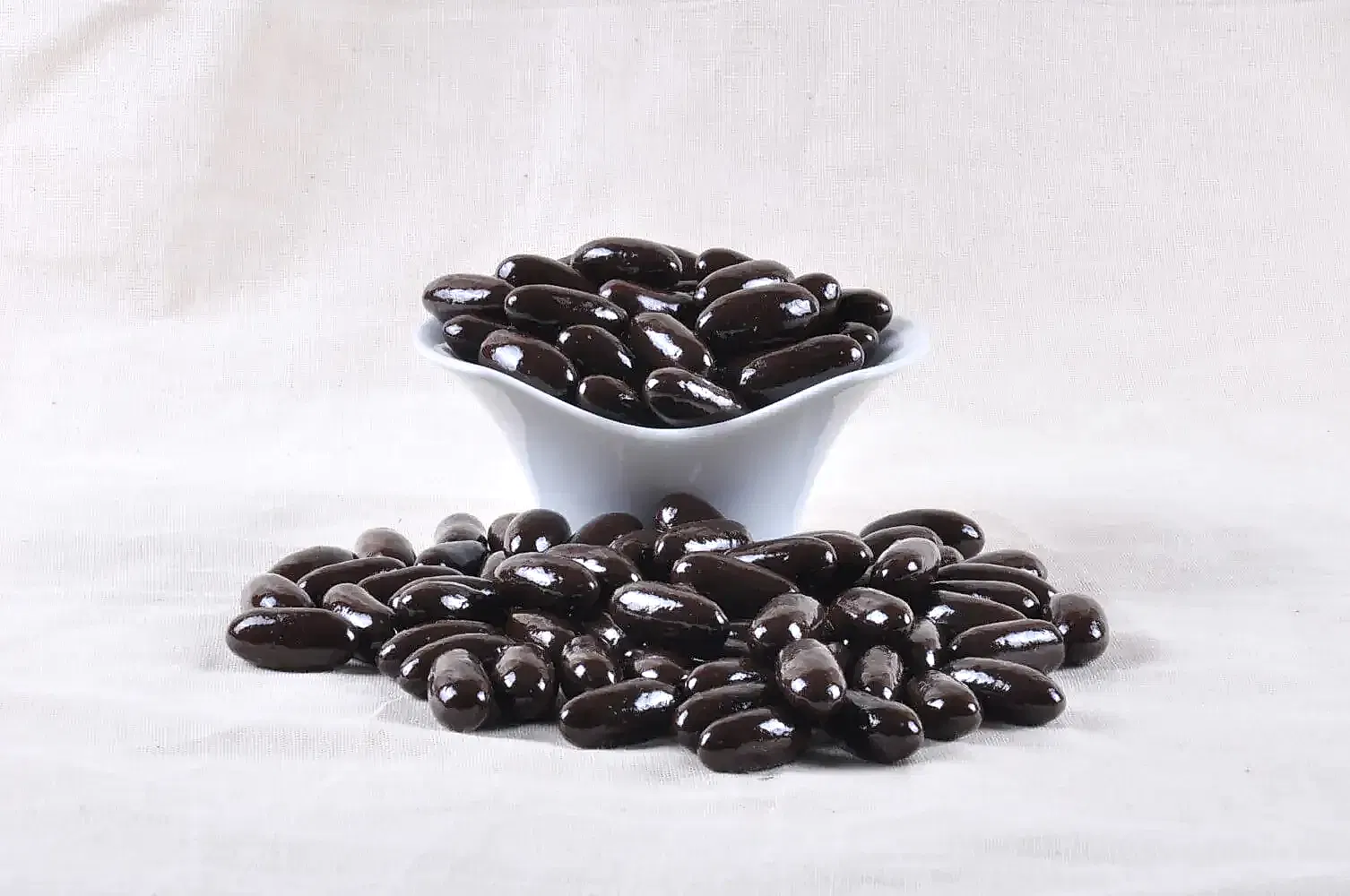 Bitter Çikolata Kaplı Drajeler Dökme