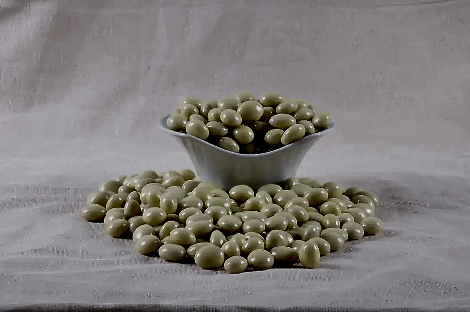 Fildişi Çikolata Kaplı Drajeler Dökme